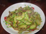 家常菜西葫芦炒肉片