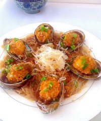 美味的蒜蓉蒸鲍鱼