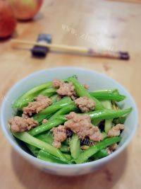 家常菜肉末炒芹菜
