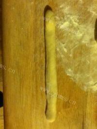 常吃不腻的扭结饼干做法图解6)