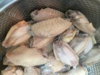 质嫩爽口的可乐鸡翅做法图解6)