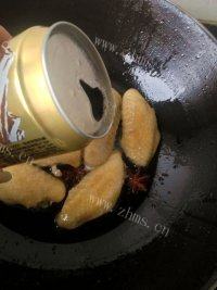 美味的啤酒酱香鸡翅做法图解7)