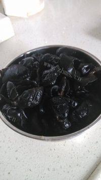 让人怀念的凉拌黑木耳做法图解1)