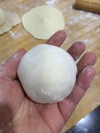 独特的韭菜鸡蛋馅饼做法图解7)