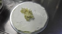 DIY榴莲千层蛋糕做法图解13)