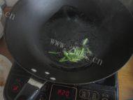 好吃的炒馒头做法图解4)
