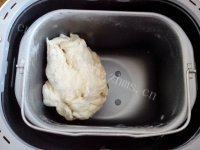 诱人的葱油花卷做法图解5)