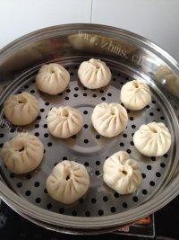简易的香菇猪肉包做法图解13)