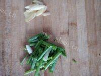 口感丰富的荠菜鲜肉饺子做法图解3)