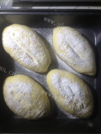 自制罗宋甜面包做法图解8)