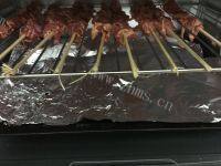 美味的孜然羊肉串做法图解5)