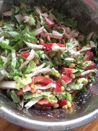 自制鸡胸肉蔬菜沙拉做法图解4)