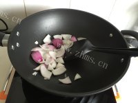 家常版红焖土豆牛肉做法图解8)
