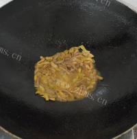 美味的榨菜肉丝拌面做法图解6)