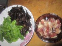 味道不错的荷兰豆炒肉片做法图解3)