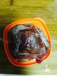美味的萝卜丝饺子做法图解4)