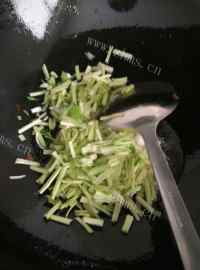 可口的清炒豆芽做法图解3)
