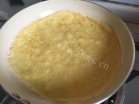 美味可口小熊咖喱牛肉蛋包饭做法图解4)