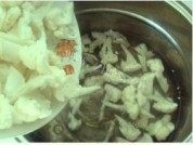 肉片炒菜花做法图解3)