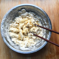 可口的蟹壳黄烧饼做法图解3)