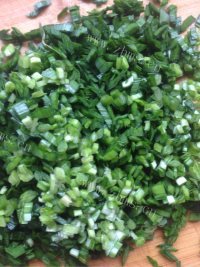 常用的韭菜菜馅做法图解3)