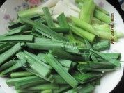 美味蒜苗炒回锅肉做法图解2)