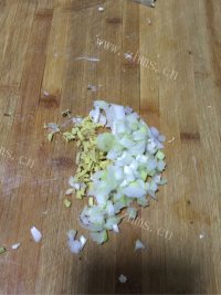 热腾腾的肉末豆腐做法图解3)