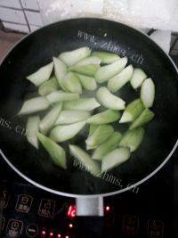 家常菜清炒丝瓜做法图解3)