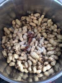喷香的水煮花生做法图解4)