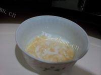 色味俱全的草莓慕斯做法图解3)