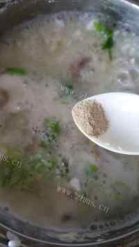 美味的菠菜猪肝粥做法图解6)