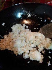 自制蛋炒饭做法图解5)