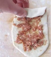 自制肉末烧饼做法图解10)