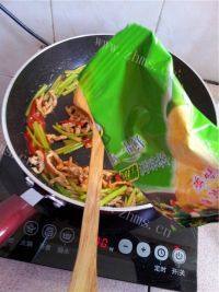 爱上芹菜炒肉丝做法图解14)