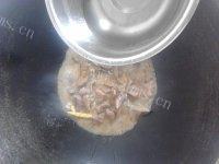 清爽青瓜炒肉做法图解6)