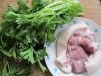 特下饭的芹菜猪肉饺子做法图解1)