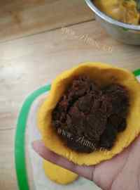 自制豆沙南瓜饼做法图解8)