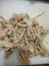 新鲜美味的蔬菜柠檬泡爪做法图解4)