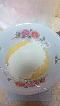 自制蔓越莓戚风蛋糕做法图解4)