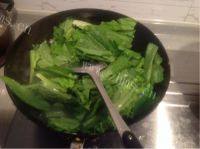 诱人的蒜蓉油麦菜做法图解4)