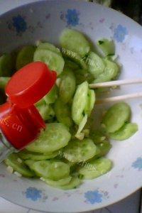 「DIY美食」凉拌黄瓜做法图解9)