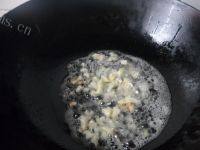 鲜美的蒜香菠菜做法图解4)