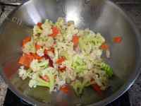 家常菜肉炒菜花做法图解5)