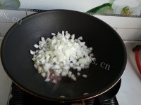 美味的腊肠炒饭做法图解5)