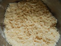 自制广式豆沙蛋黄月饼做法图解3)
