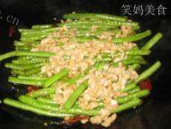 爽口干煸豇豆做法图解7)