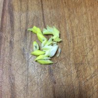 家常菜辣子鸡丁做法图解3)