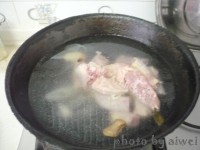 美味的麻辣鸭脖做法图解3)