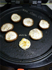 美味香菇鸡肉汉堡做法图解9)
