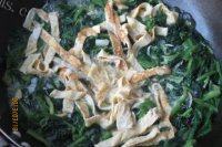 家常银鱼菠菜羹做法图解12)